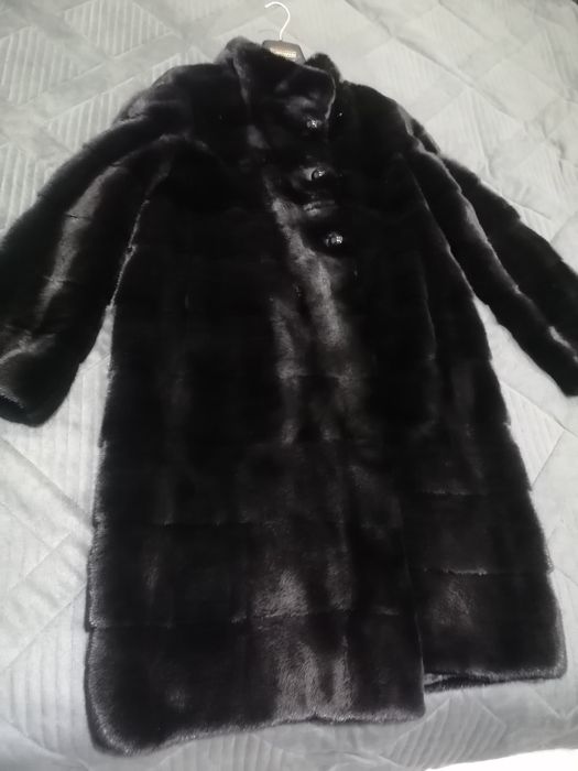 Продам норковую шубу.