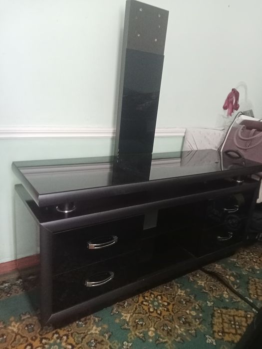 Телевизор поставки продается.