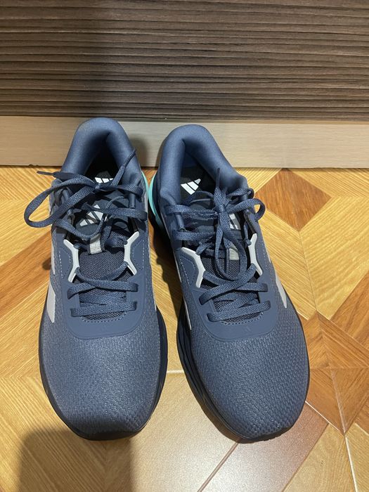 Кроссовки адидас