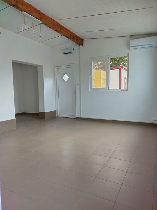 Birou ,Spațiu Depozit,container sau tir frigorific Parcare