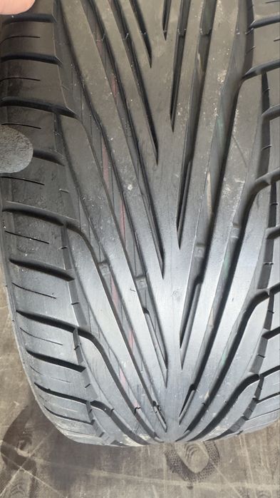 Летни гуми нови ! 235/35/19 гумите са нови , висок клас