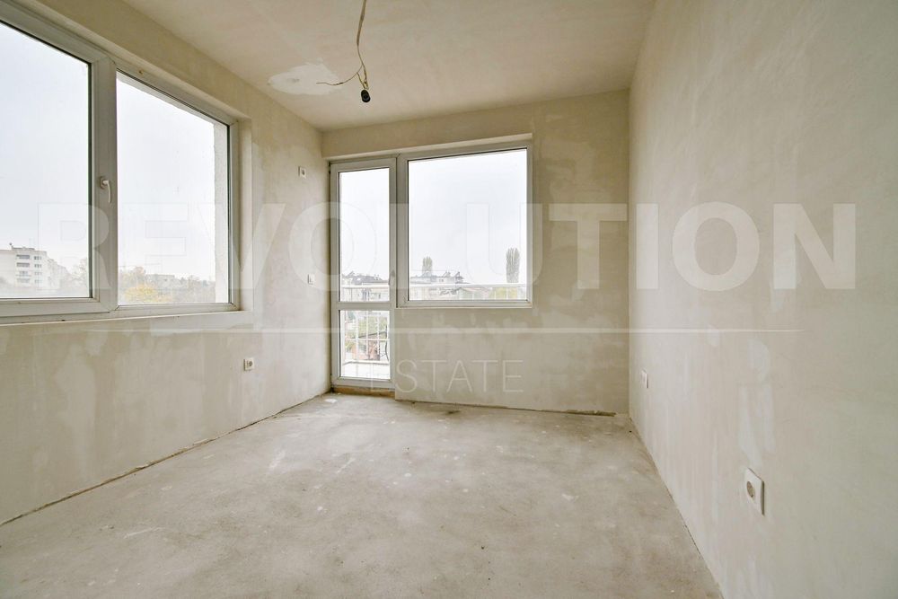 Тристаен апартамент в ж.к. Обеля 1