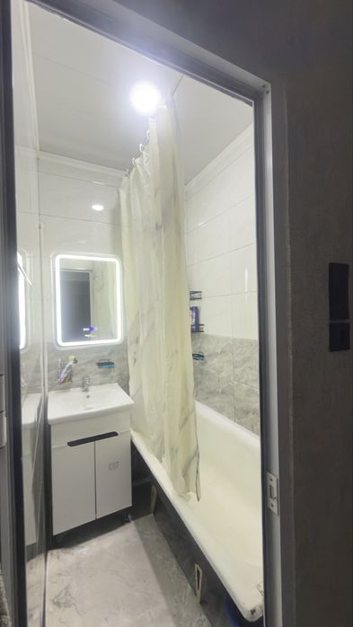 4 хоналик + лоджа 10мкр навоий кўчаси