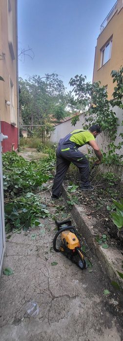 Косене на трева почистване на запустели терени и дворове