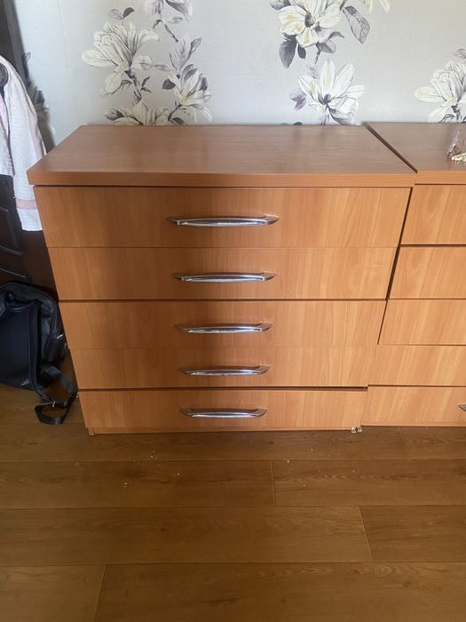 Камот для гостино с полками