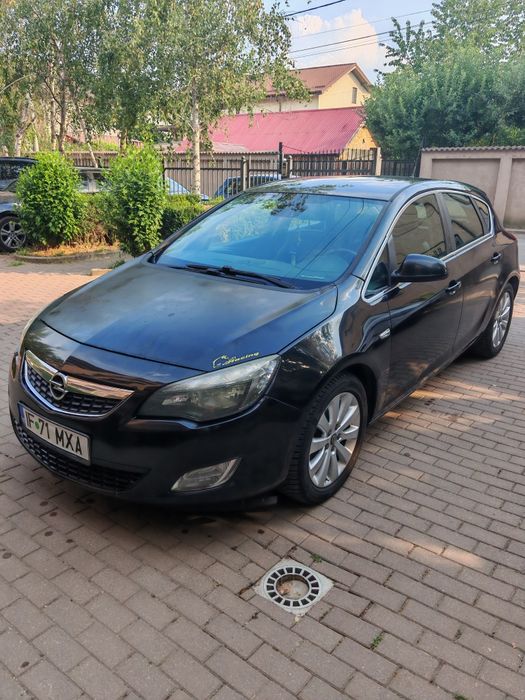 OPEL Astra 2012