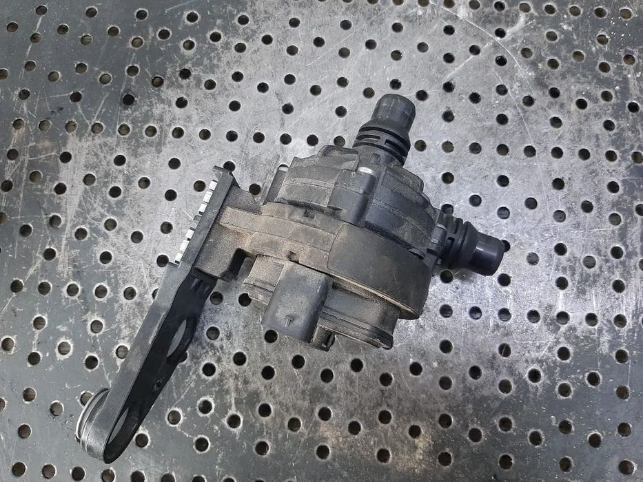 pompa auxiliara apa 2.0 d bmw x3 g01  847482002
