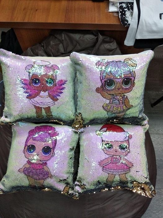 Подушка Хамелеон отличный подарок на память. Печатаем под заказ.