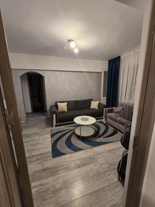 Persoana fizica,vând apartament cu 2 camere în inima orașului Galati