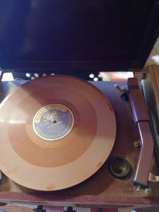 Vand 2 aparate radio functionale