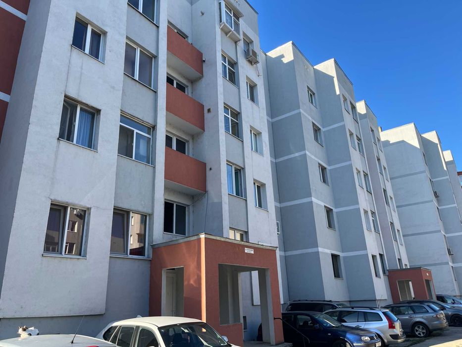 Продава двустаен апартамент до училище СУ Екзарх Антим I
