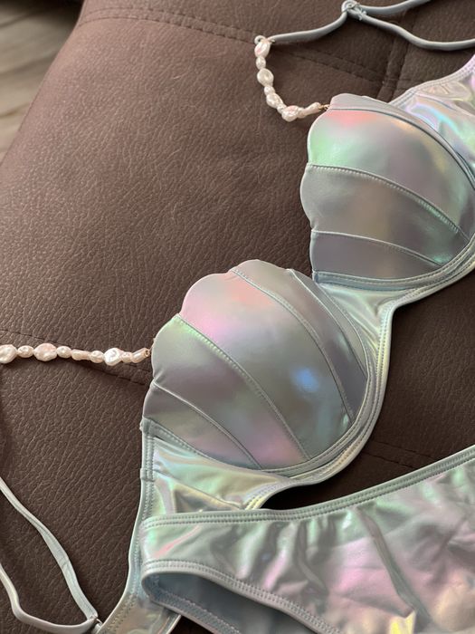 Нов бански с перли