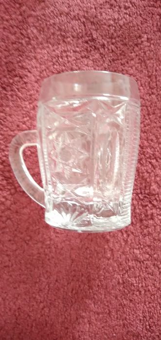 Кружки хрустальные.