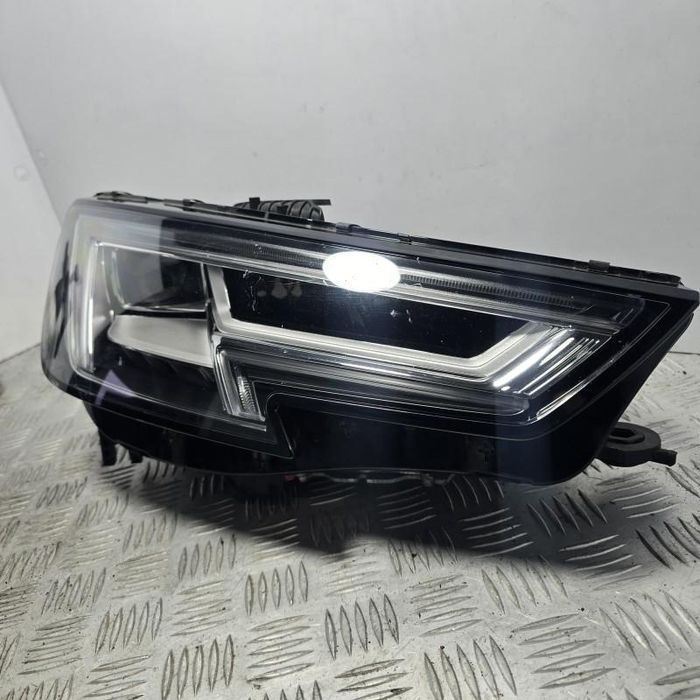 Far dreapta BI XENON lupa LED Audi A4 8W2, B9