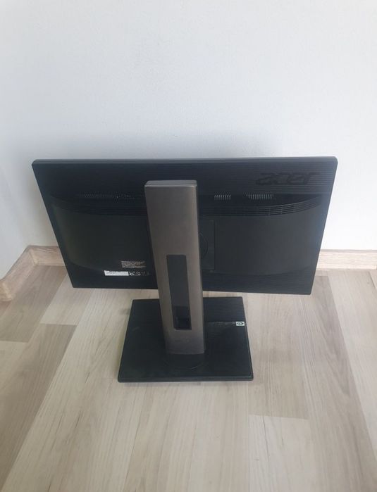 Monitor Acer 20-25 inchi ca nou funcționabil