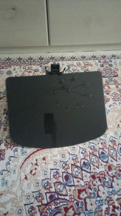 Кронштейн и подставка для пультов