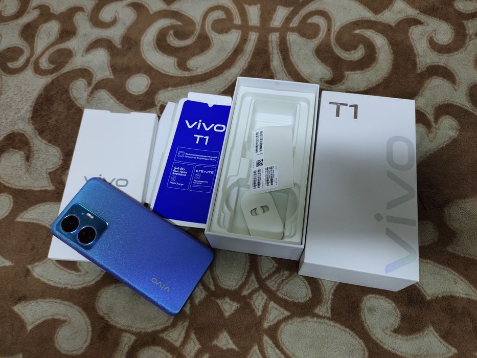 Продам смартфон vivo Т1 6/128