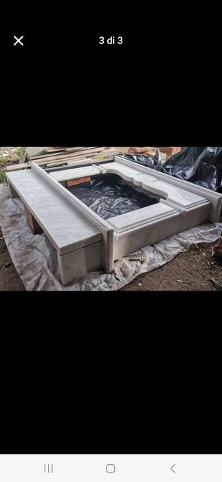 Masca de semineu.si doua canapele