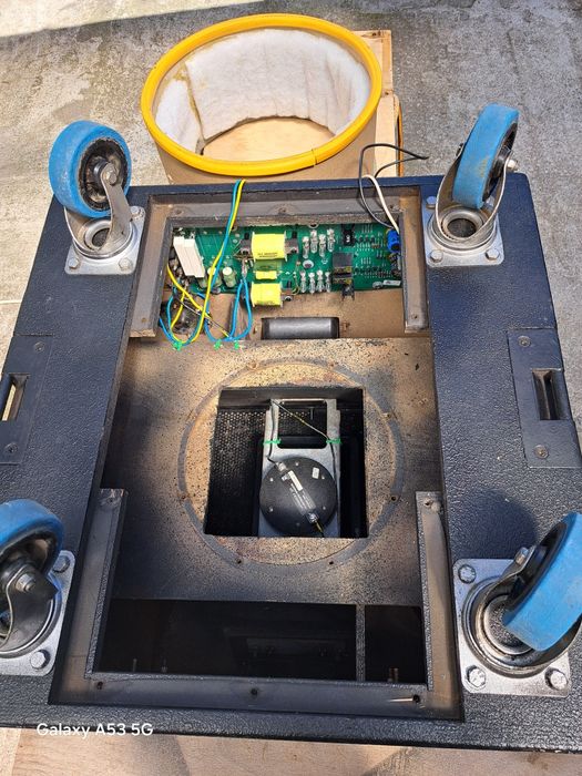 Vînd boxă Dynacord v12-60