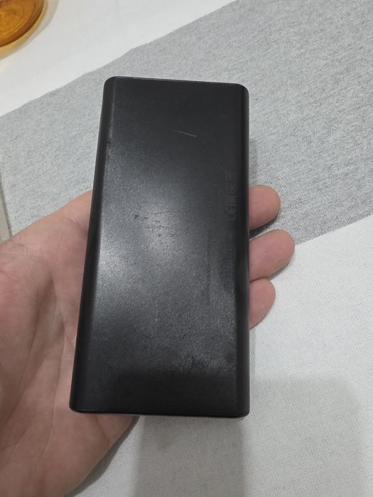 Продавам външна батерия CANYON PB-106  10000 MAH WH