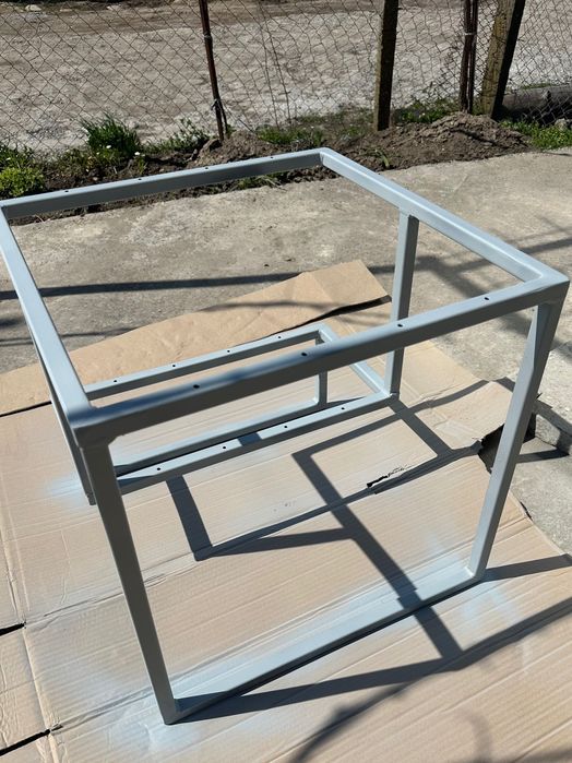 Ръчно изработена холна маса – индустриален стил (дърво + метал)