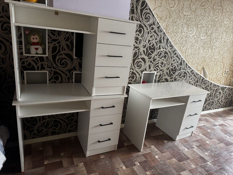 Маникюрный стол 3 шт