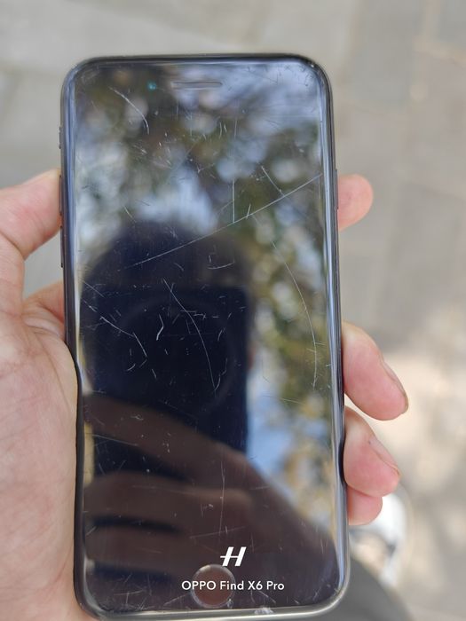 Продам iPhone SE3