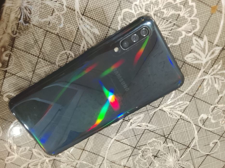 Продам Самсунг А50