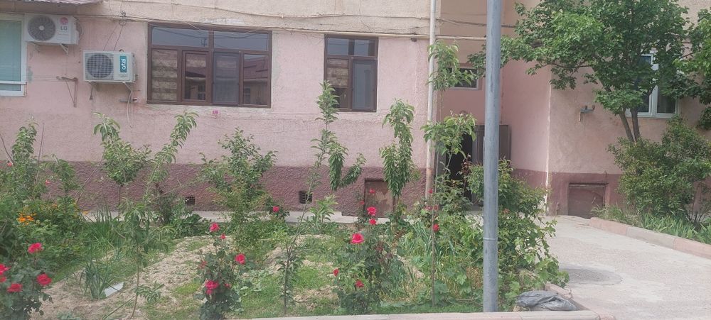 Срочно продаётся  2 комнатная квартира