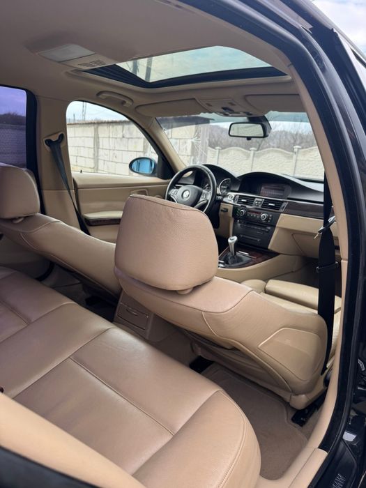Dezmembrez bmw e90 2.0 d