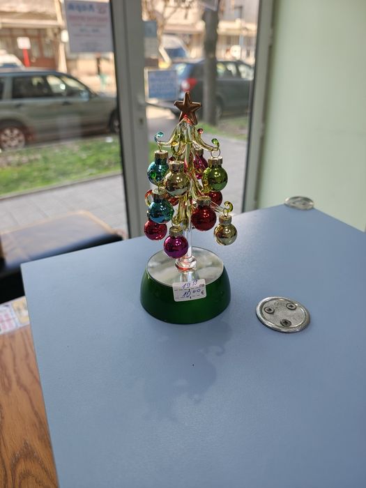 Светещи коледни елхички