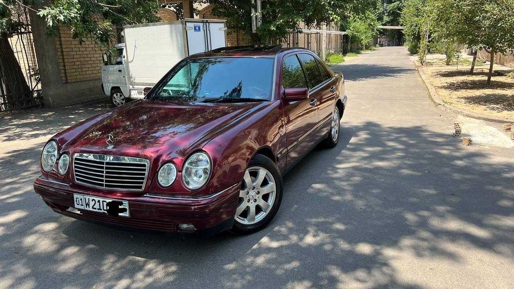 Mercedes w210sotiladi