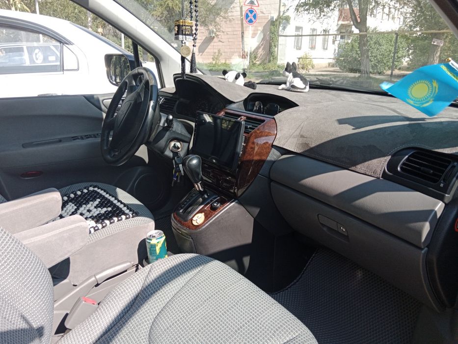 mitsubishi space wagon 2004 price