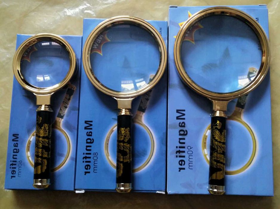 Светильник-лупа,новая,складная. Также лупы с ручкой.Смотрите все фото.