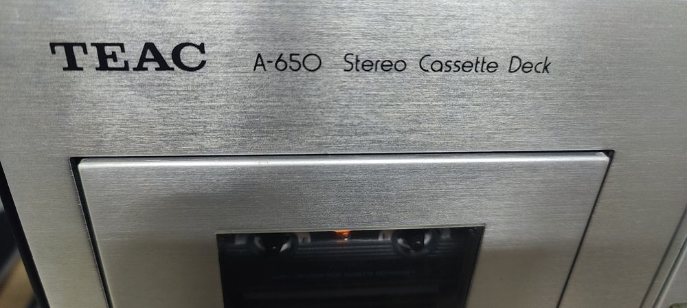 Deck Teac A-650 perfect estetic și tehnic