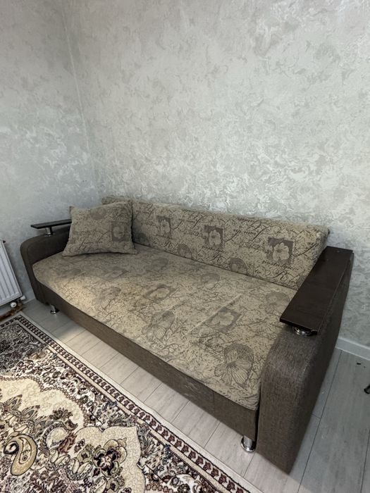 Диван б/у после химчистки 20тыс