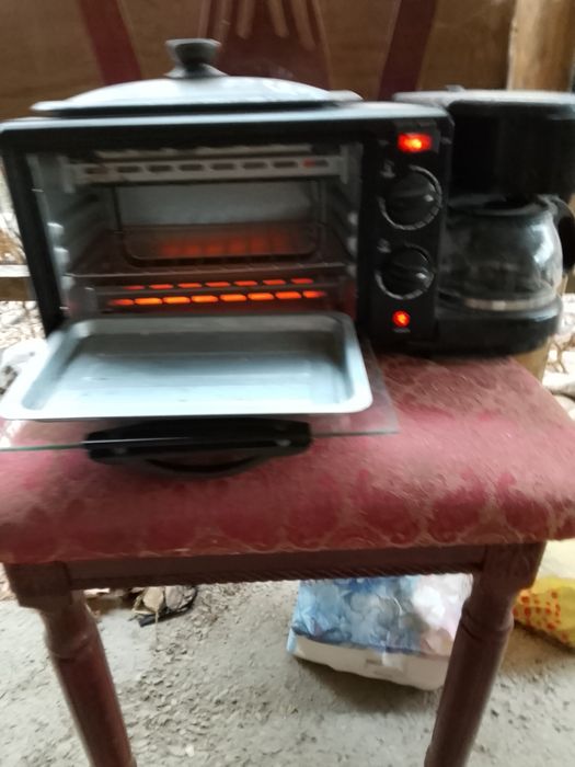 кофеварка,пирогница
