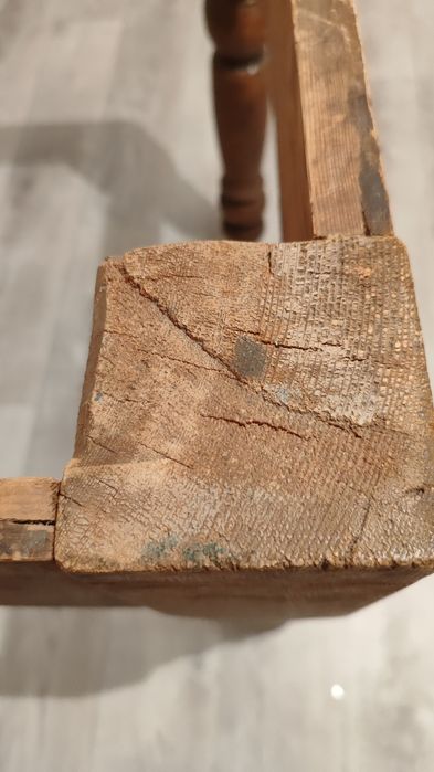 Продам стол из дерева