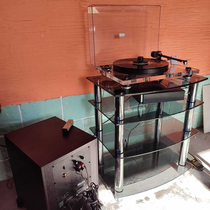 стойка за аудио оборудване 110лв