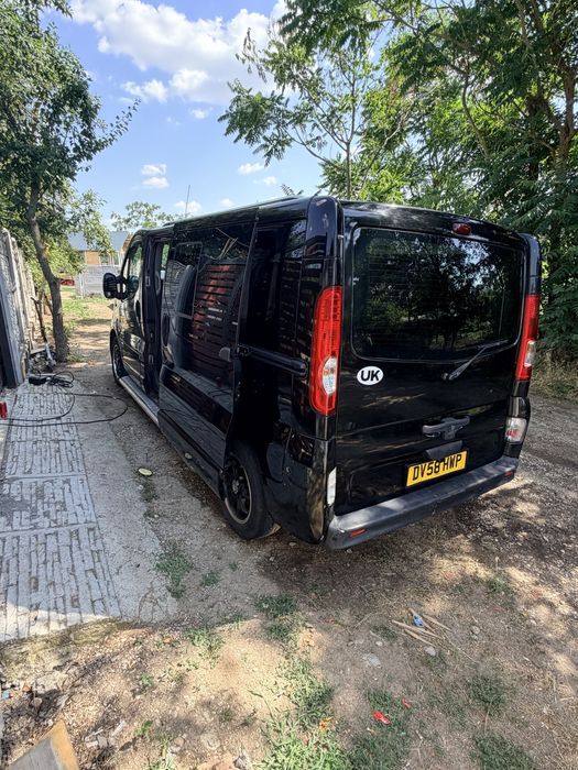 Opel vivaro 9 locuri uk