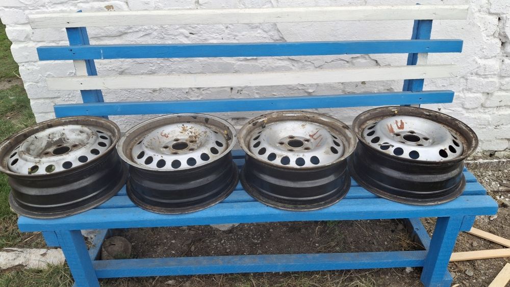 Продам железные диски размер 15