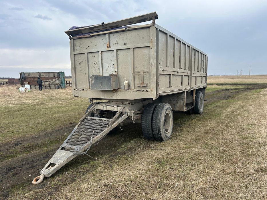 Продам бортовой прицеп 6.20 камаз