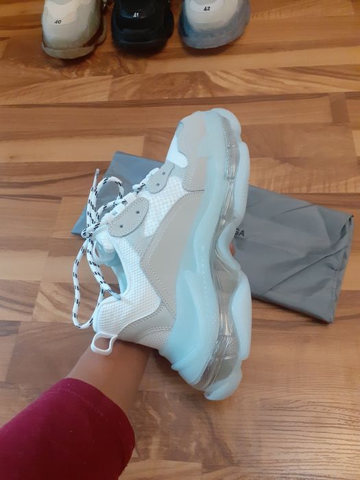 Balenciaga triple s clear white