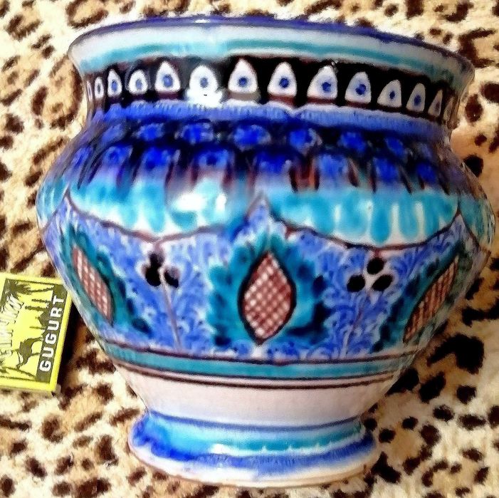 Ваза чашки вилки ложки посуда кухонная утварь хрусталь