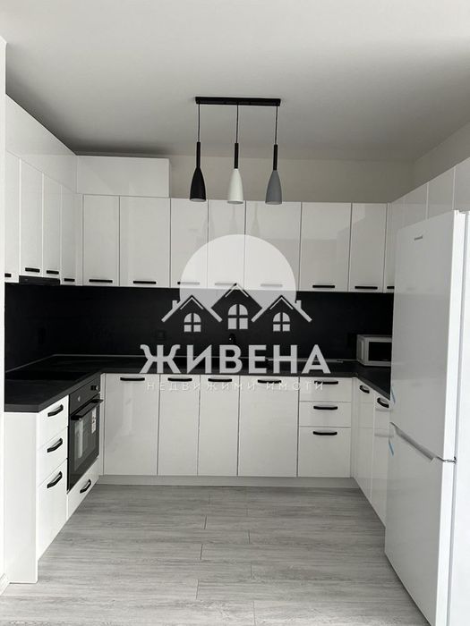 Дава се под наем Тристаен апартамент в Варна, Бриз - 125 кв.м за 1196.97 € - Снимка #4