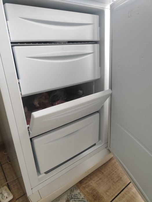 Продам морозильник