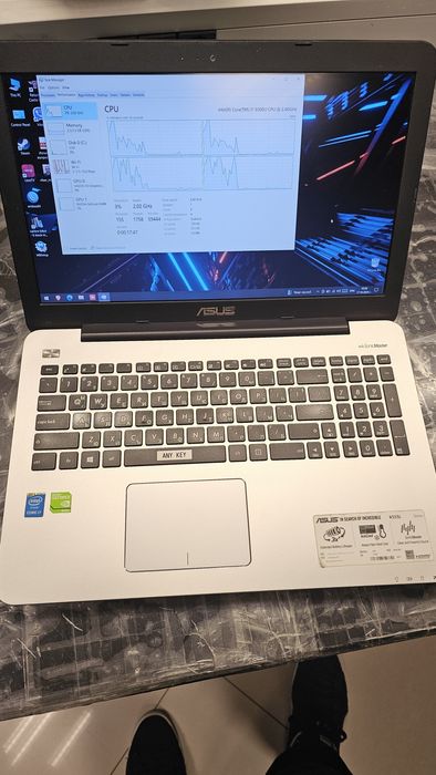Лаптоп Asus K555L