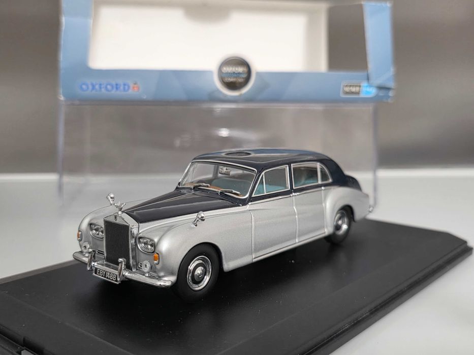 Macheta Auto 1/43 OXFORD Rolls Royce Phantom V James Young Navy Silver