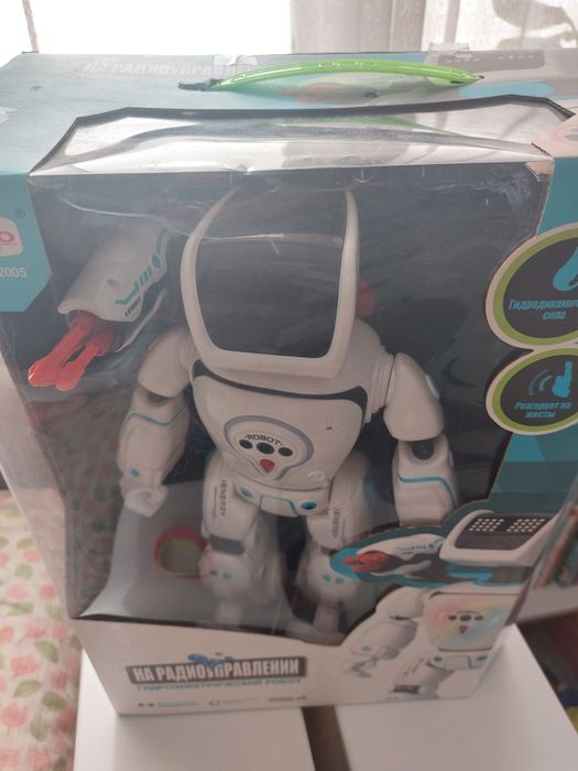 Продам робота на пульте управления