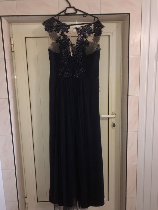 Официална рокля